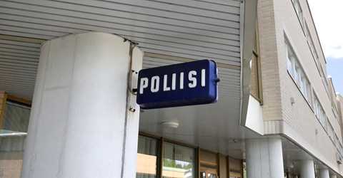 Poliisi varoittaa Suomen numeroista tulevista puheluista – koko tili pahimmillaan tyhjäksi