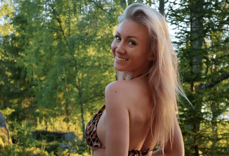 Jessica Edström paljastelee alusvaatteissa keskellä luonnon helmaa – Kuvat