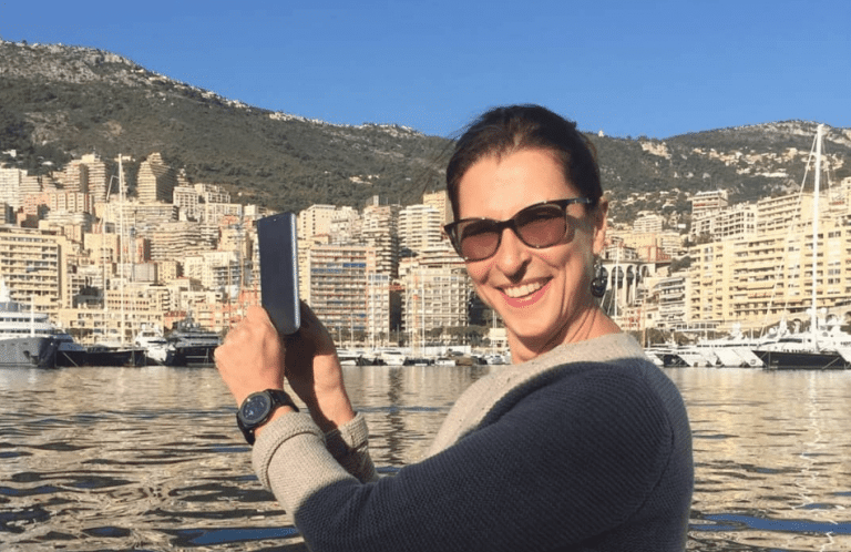 Monacossa asuva Erja Häkkinen otti supersöpön koiranpennun – Katso kuva!