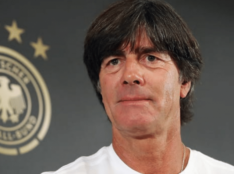 Saksan nuuhkiva päävalmentaja Joachim Löw teki sen taas! – Tv-kamerat tallensivat iljettävät temput!