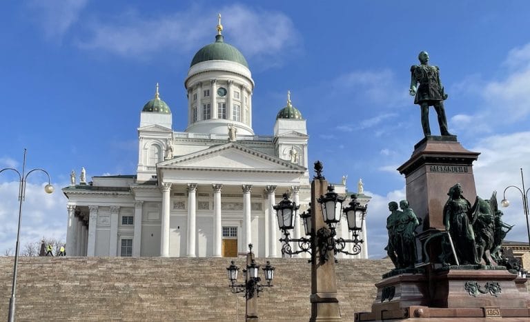 Helsingin kaupungin pelastuslaitos tiedottaa: ”Facebookissa kiertää huijausviesti onnettomuudesta”
