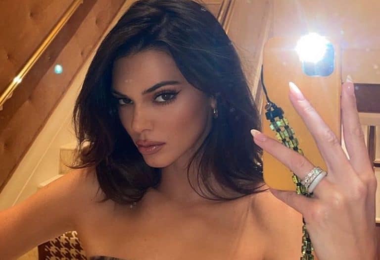 Kendall Jenner poseerasi punaisella matolla läpinäkyvässä asussa! – Kim-siskolla päinvastainen tyyli! – Kuvat