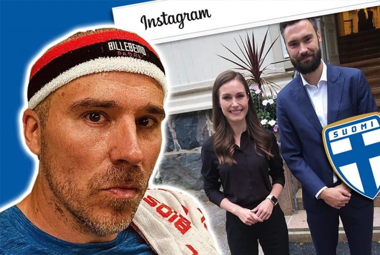 Sanna Marin poseerasi iloisena Huuhkajien pelaajien kanssa Kesärannassa – Aleksi Valavuori jyrähti: Nyt ei ole tosiaankaan hymykuvien aika