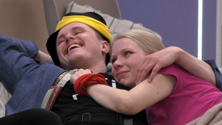 Big Brother: Pekka kertoo Jasmiinalle ettei hän ikävöi Katjaa: ”En mä kato ikävöi ihmisiä”