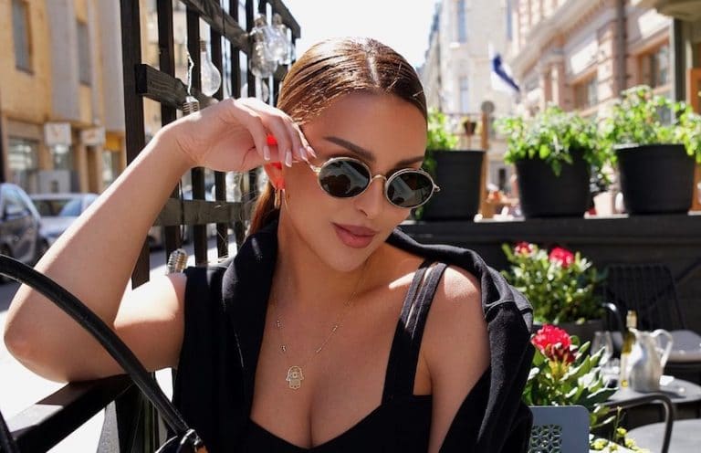 No nyt! Miss Suomi Sara Chafak viettelee mustassa avonaisessa iltapuvussa – kuva