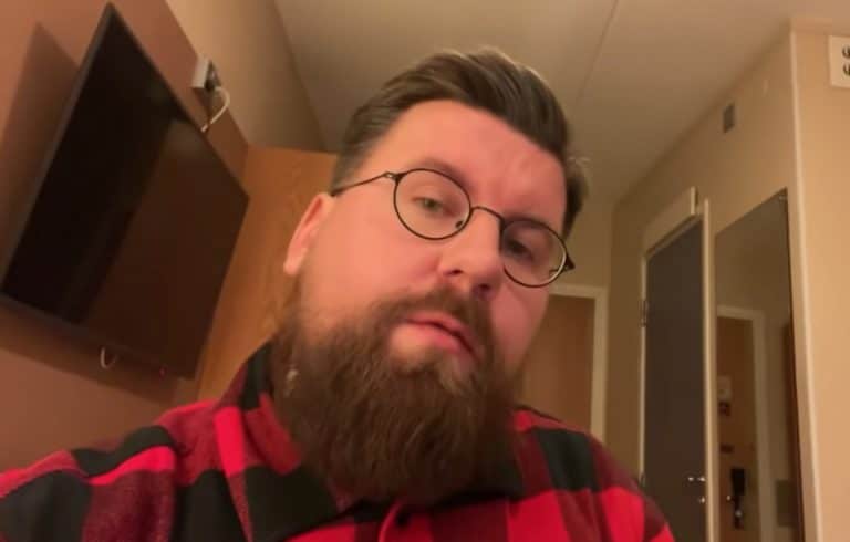Sebastian Tynkkysen baarireissulle tyly päätös: Nuori nainen löi nyrkillä naamaan!