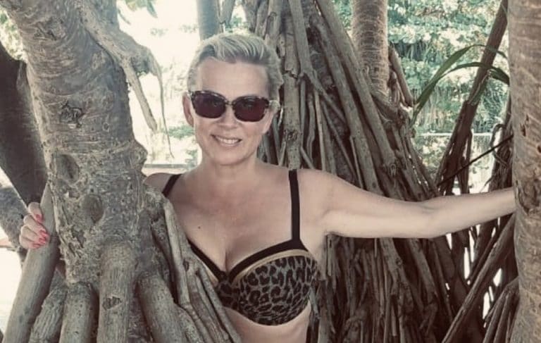 Thaimaasta palannut Helena Ahti-Hallberg sairastui koronaan – kertoi rajuista oireista: ”Suihkussa käyminen vastaa työpäivää”