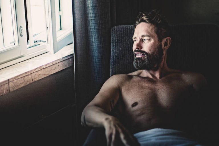 Lauri Tähkä julkaisi varoituksen somessa faneilleen: ”Erotkaa!”