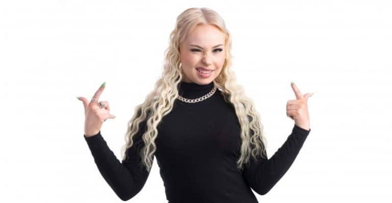 Wau mikä kissapeto! BB-Noora heruttelee tiikeribikineissä! – Kuvat!