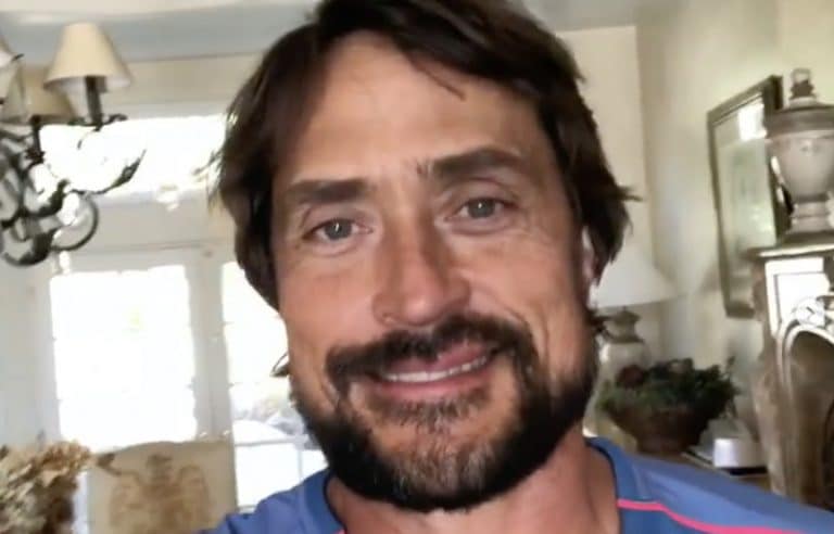 Teemu Selänteeltä raju ulostulo Twitterissä: Haukkui kiekkoasiantuntijan luuseriksi! – ”Täysin arvotonta skeidaa”