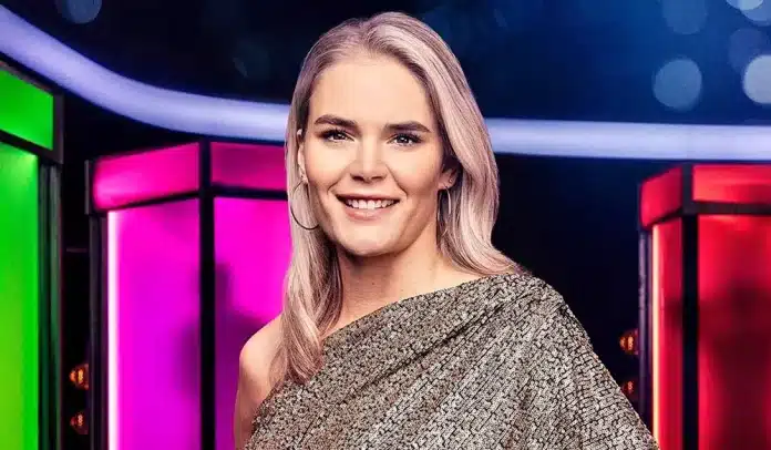 Helteet Saivat Marja Kihlstr min Riisumaan Katso Kuva